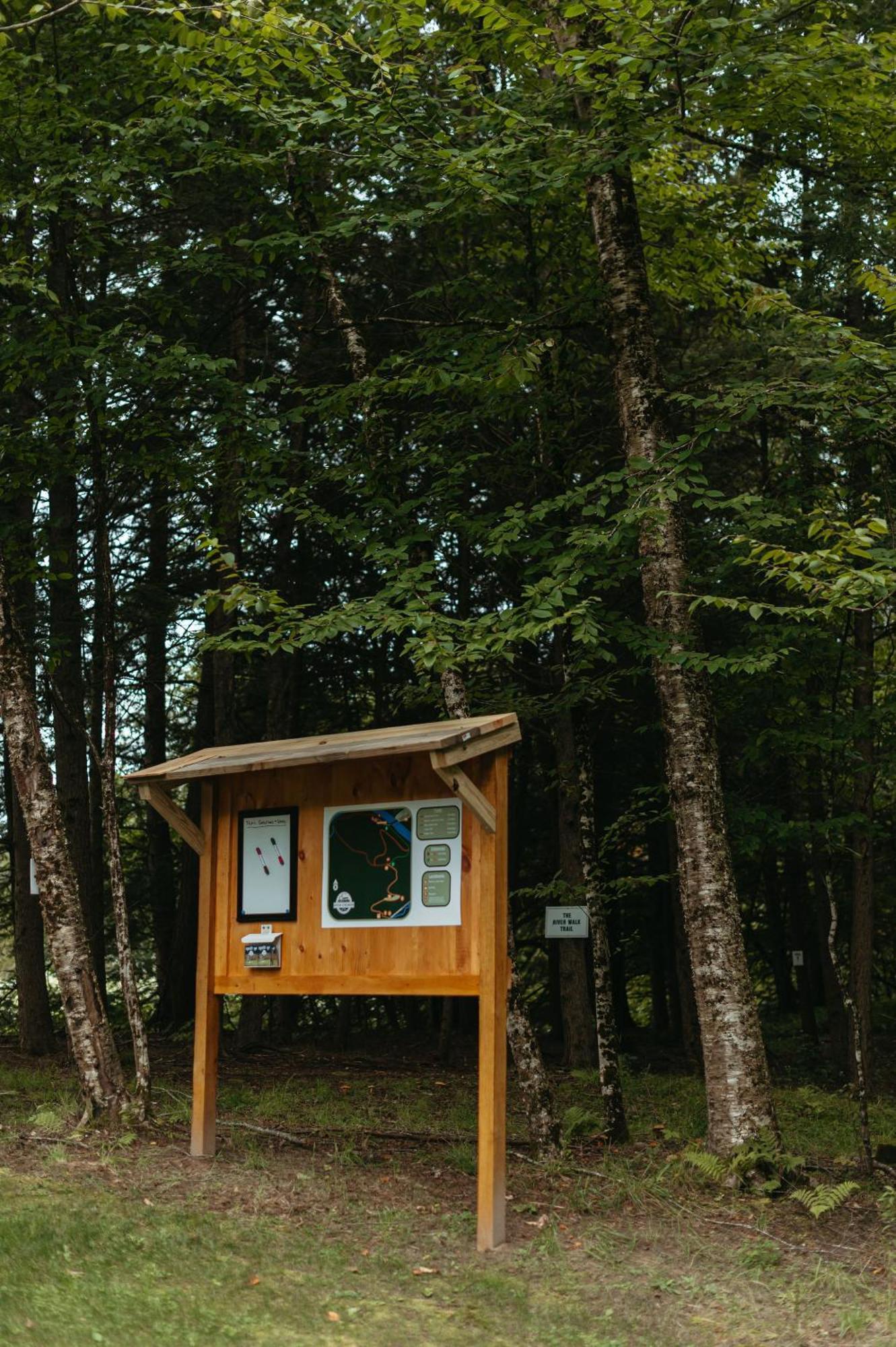 Antrim Streamside Hotell Livingston Manor Exteriör bild